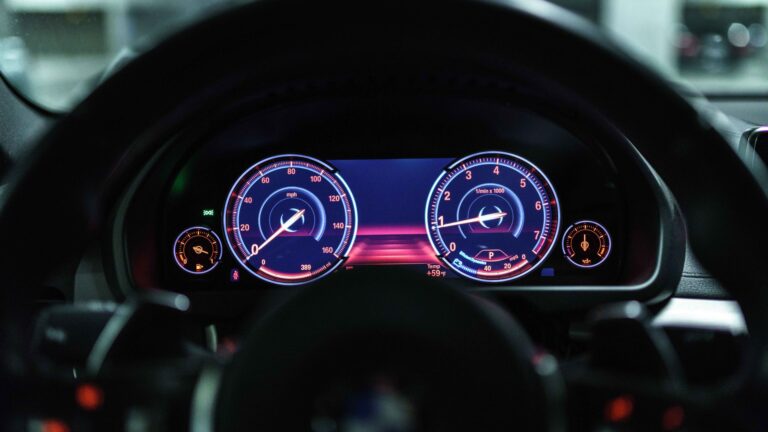Capteur de luminosité de voiture : fonctionnement, pannes et test