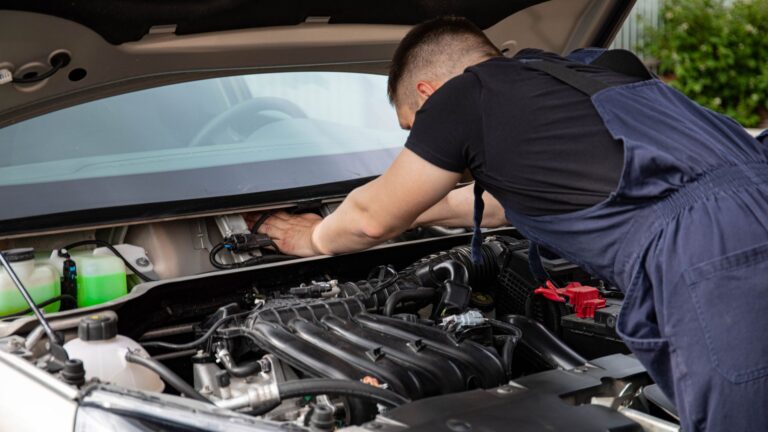 Guide 2026 : remise à zéro vidange Ford Kuga (toutes générations)