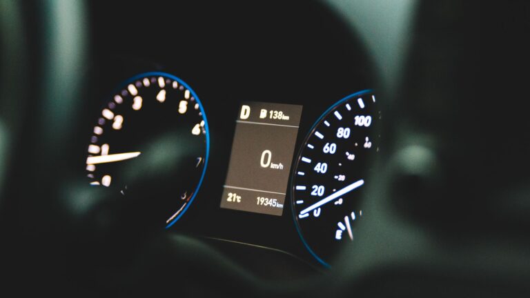 Pourquoi une voiture d’occasion affiche-t-elle 10 km ?