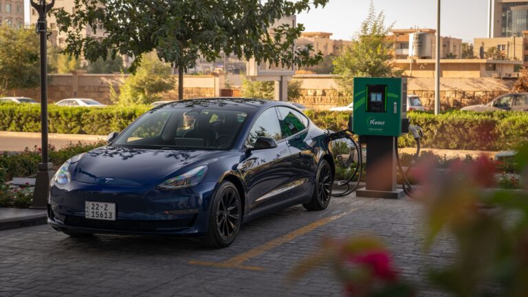 Tarif agent EDF et voiture électrique : coûts et règles en 2026