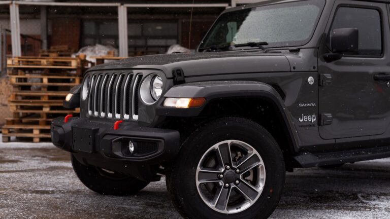 Guide 2026 : choix et pose d&rsquo;un phare LED Jeep Wrangler JK homologué